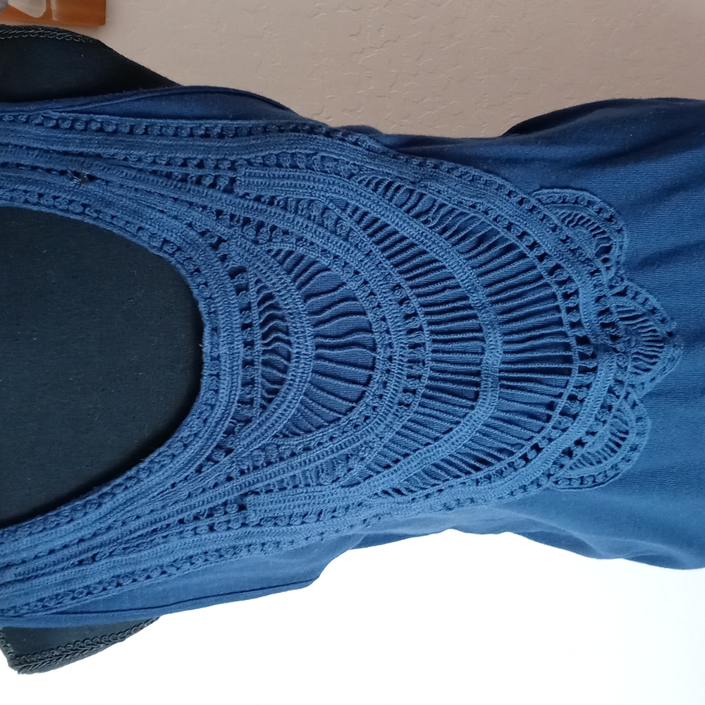 Liz Lange Maternity Sleeveless Dress - Picture 3 of 7